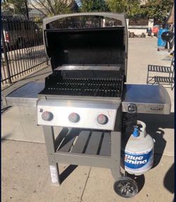 Weber propane grill. Asador para usarse con gas propano