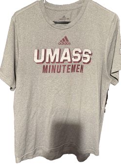 UMass Minutemen Short Sleeve Adidas T-shirt Men's L Gray