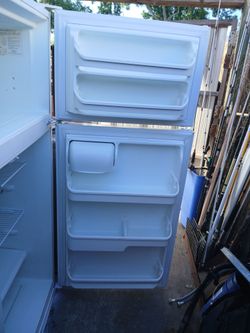 Garage Frigidaire 16.5 of. Refrigerator.