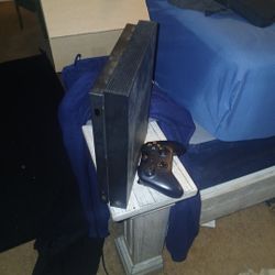 Xbox One X (With The Controller)