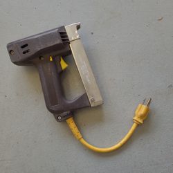 Electric stapler