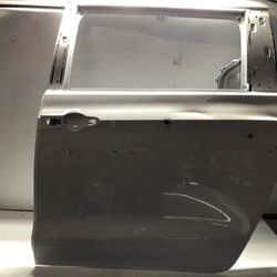 2017 2018 2019 2020 2021 2022 Chrysler Pacifica Left Rear Door Shell 
