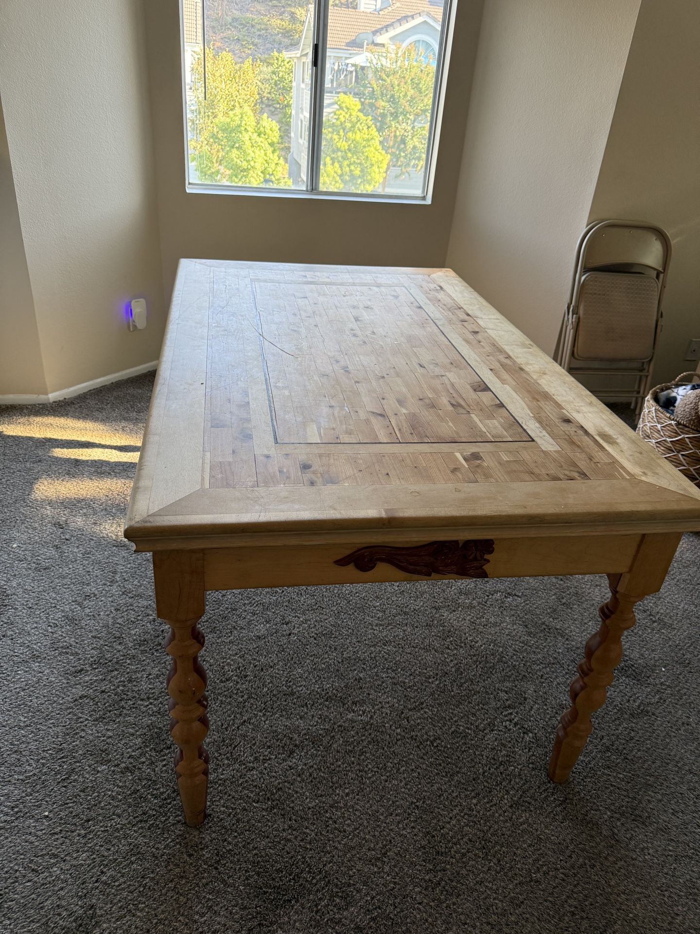 Dinning Table 