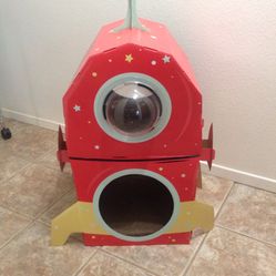 New Spaceship Cat Scratcher