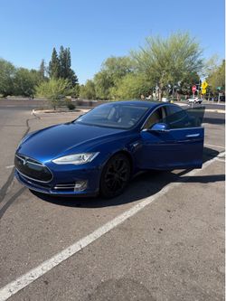 2015 Tesla Model S