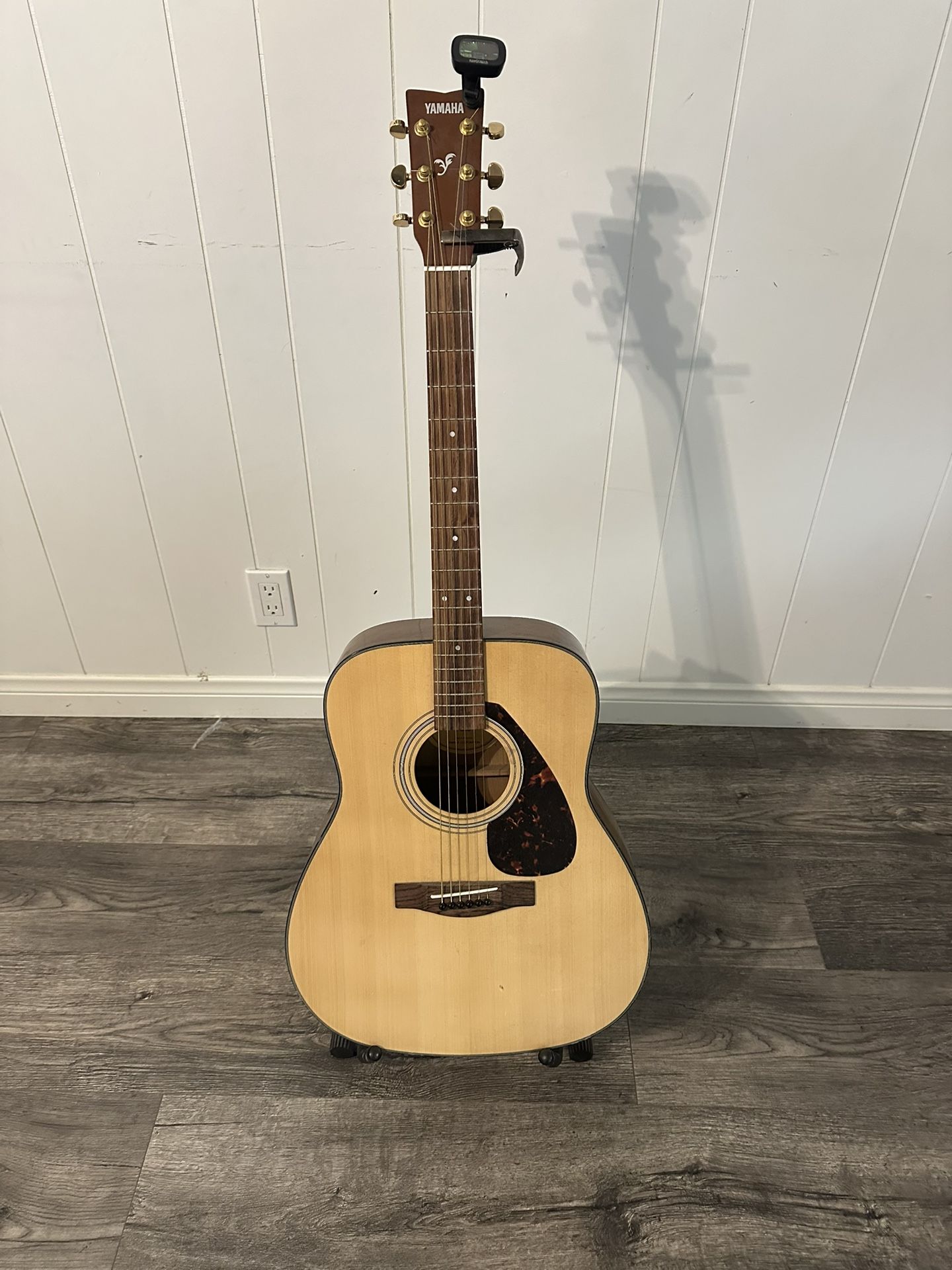 Yamaha Acoustic Guitar With Accessories