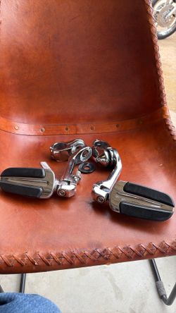 Genuine HD highway pegs and mounts