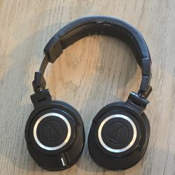 Audio-Technica ATH-M50x With Aux Chord **Read Description**