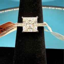 # 49- Stunning 3.00CTW Moissanite Ring 925 Sterling Silver