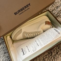 Brane New BURBERRY Shoes Size 10 White