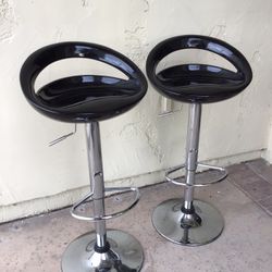 2 Black & Chrome Contemporary Bar Stools Like New!