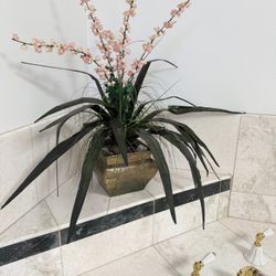 Decorative Artificial Plans and Flowers 