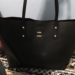 Authentic  Coach Town  Black Soft  Pebbled Leather Tote