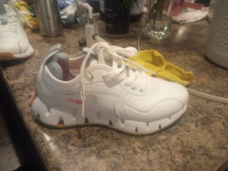 New Reebok zig Zag Series size 7
