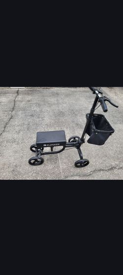 Knee Scooter by Elenker