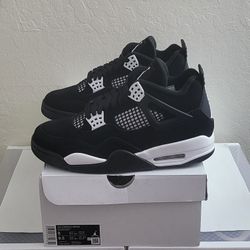 Jordan 4 Retro White Thunder Brand New DS 💯 Authentic Size 8m/ No Trades 