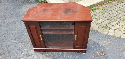 Audio video cabinet