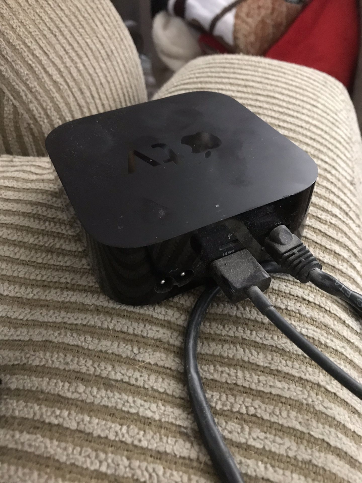 Apple TV a1625 (4th Gen) with remote