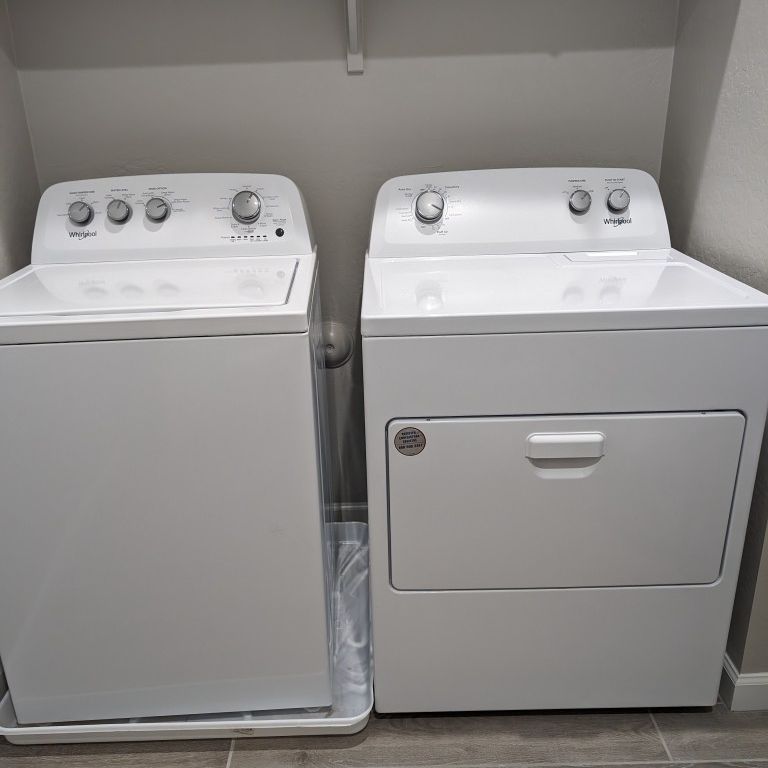 New Set Whirlpool Washer And Dryer 
