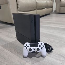 Play station 4 PS4 Fat (500GB)  100% working + new controller and all cords
