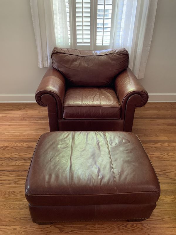 Featured image of post Oversized Leather Chair And Ottoman - Pet free smoke free home.
