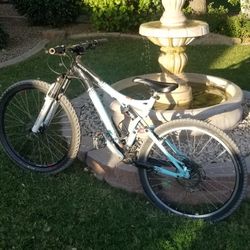 Specialized Myka Medium Full Suspension 