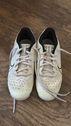 Nike baseball cleats 2.5Y