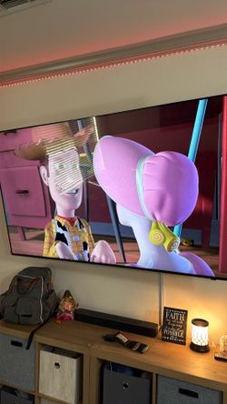 Sale !!!!Samsung  4k QLED Q8f 2025 model 75 inch  smart tv with mount