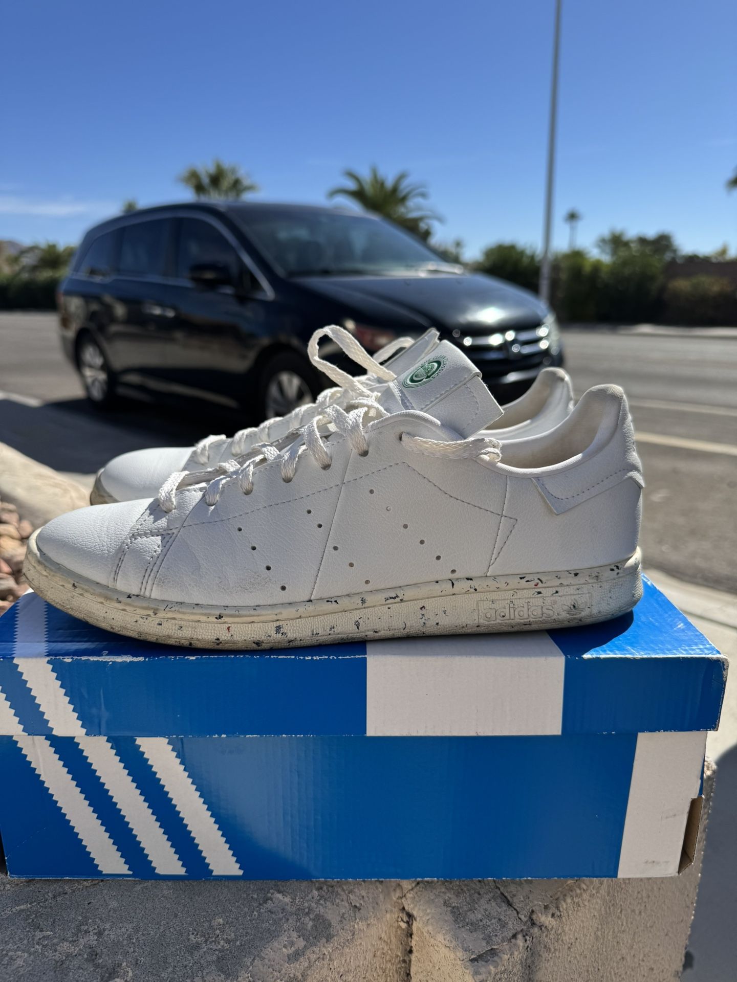 Adidas Stan Smith (10.5M)