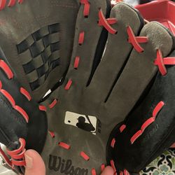 Wilson R350 Glove