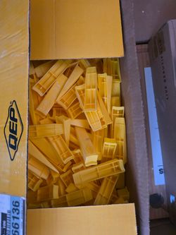 QEP Tile Leveling Wedges Bulk Box