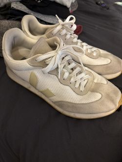 Veja Sneakers Size 10