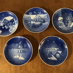 Vintage Lot of 5 B&G Kjobenhavn Denmark Jule Plates. Made in Copenhagen - Will Ship