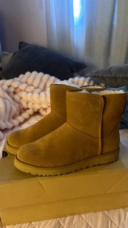 UGG Classic Mini Boots in Chestnut