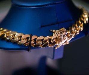 Cuban link gold over 950. Silver hand made