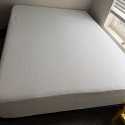 Zinus Queen 12 inch Green Tea Cooling Gel Foam Mattress