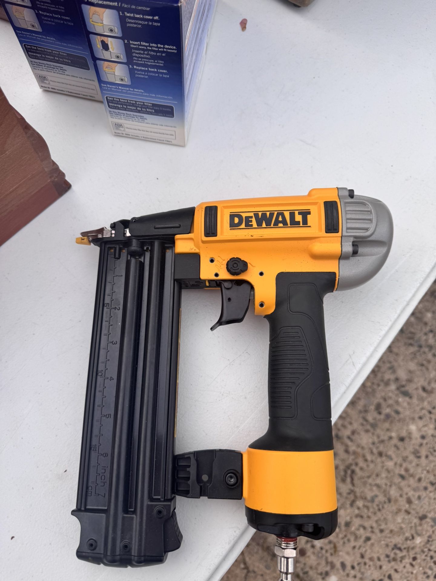 Dewalt 18 Gauge Precision Point Brad