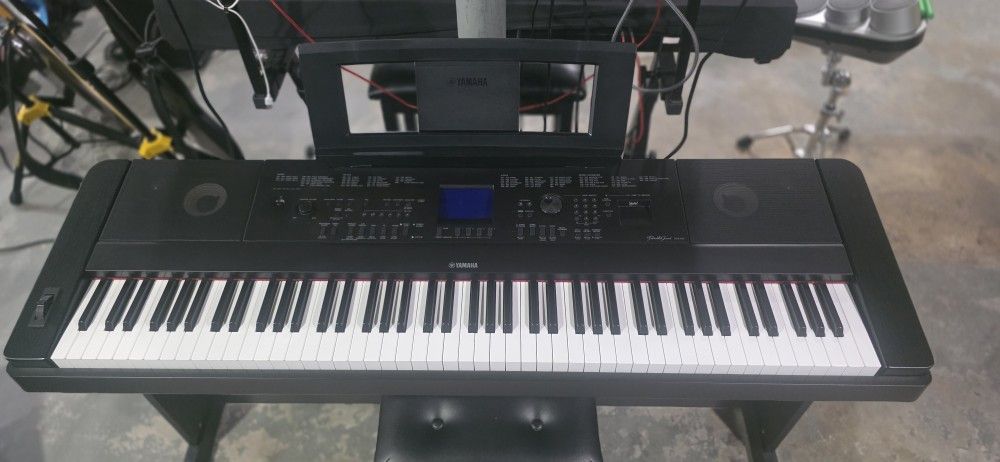 Yamaha DGX-660 Keyboard