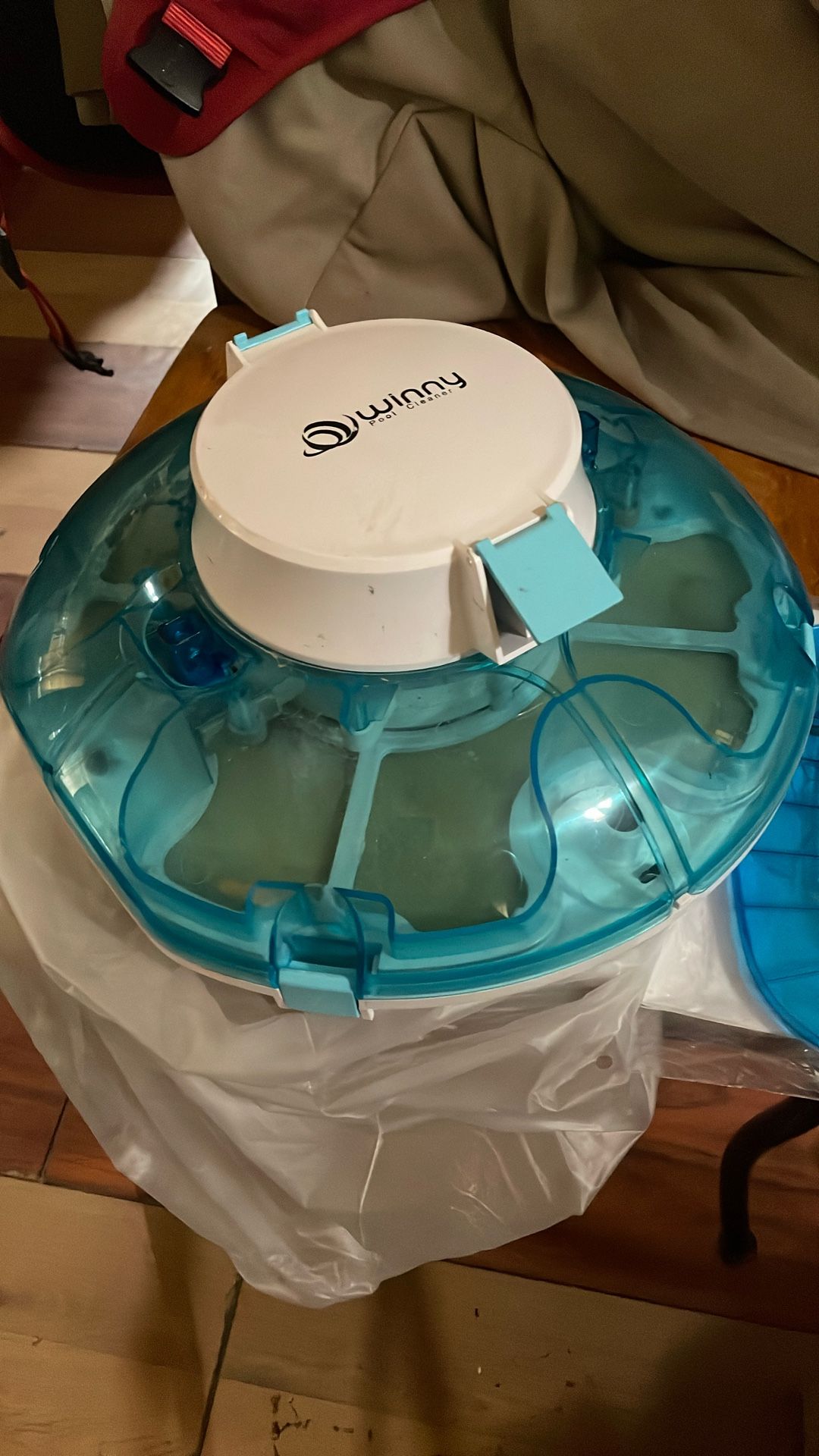 Winny Robotic Pool Cleaner