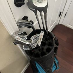 Set Of Right Hand Golf Clubs