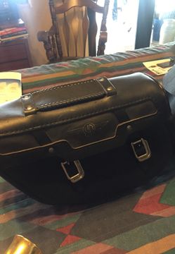 HD sissy seat / luggage rack / saddlebags / Softail