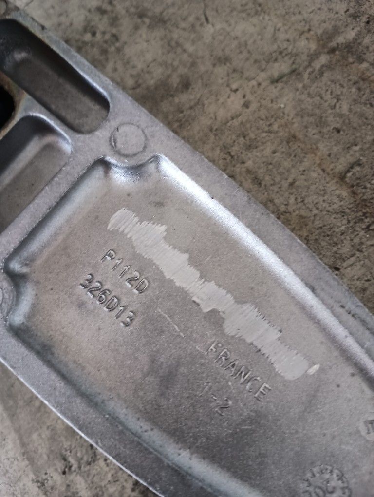 Upper Torque Mount For Volvo