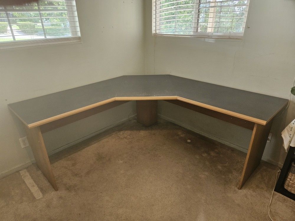 Corner Desk