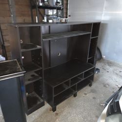 Entertainment center