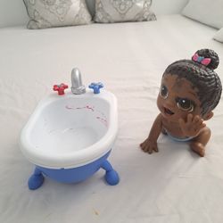 Cocomelon Musical Bathtime Play Set & Baby Aline.