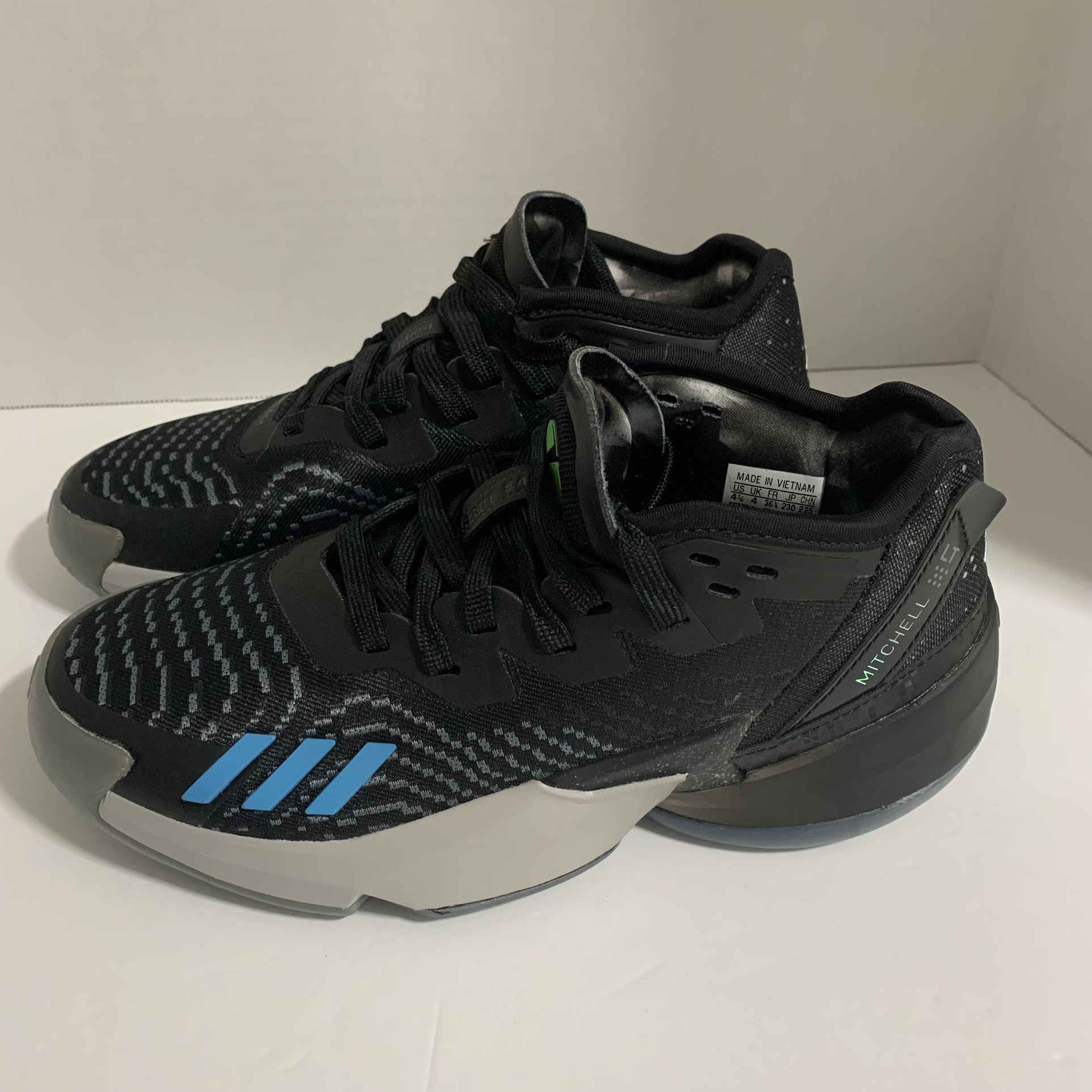 ADIDAS x XBOX D.O.N. ISSUE 4 GRADE SCHOOL BASKETBALL SHOES SIZE 4.5 NWB
