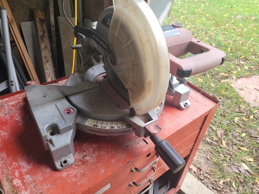 Skilsaw Miter Saw