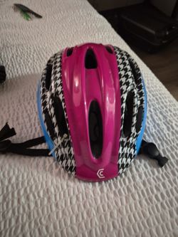 Kids Capstone Bicycle Bike Helmet Item 64404 Size Medium BRAND NEW