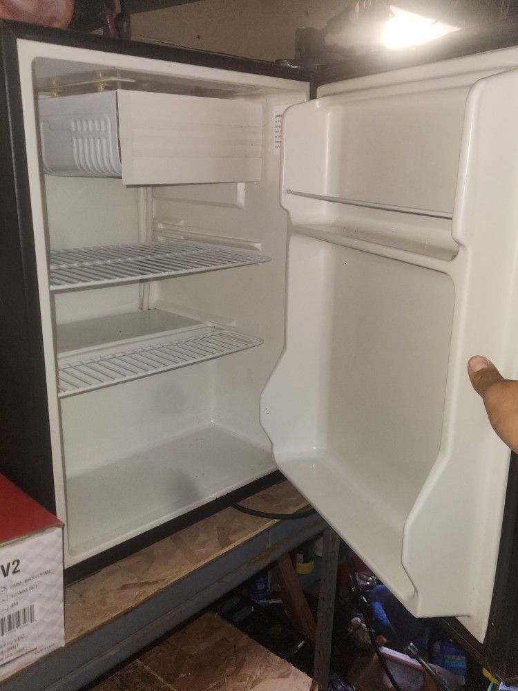 Mini Fridge 