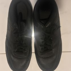 Black Courtvison Size 10